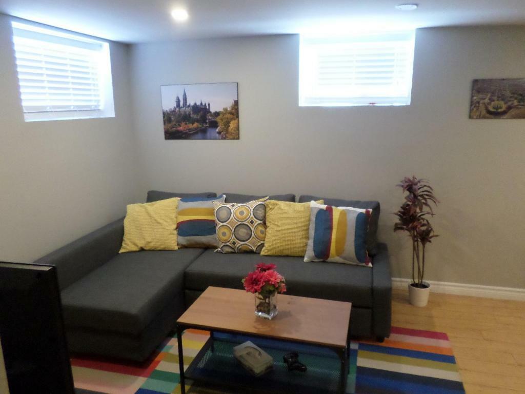 Fantastic And Modern Downtown 1-Bed Basement Apt., Parking Wi-Fi And Netflix Included Ottawa Eksteriør billede