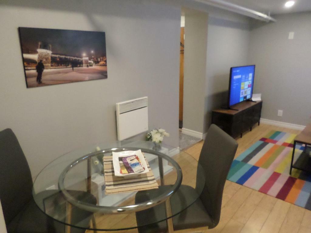 Fantastic And Modern Downtown 1-Bed Basement Apt., Parking Wi-Fi And Netflix Included Ottawa Eksteriør billede